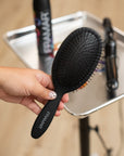 FRAMAR | Black to the Future – Detangle Brush
