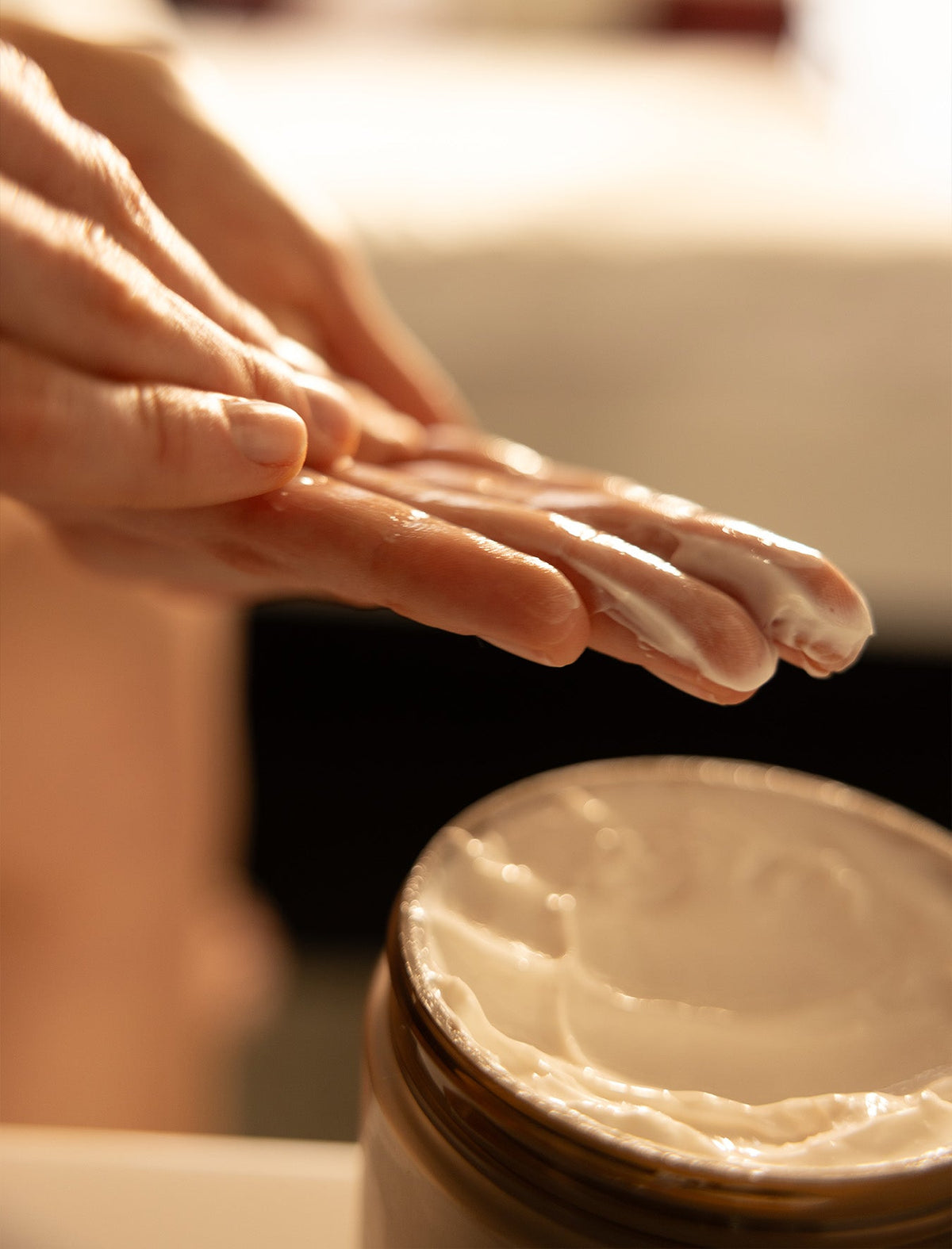 BODiQ Science of Renovation Perfecting Night Body Cream – noční tělový krém