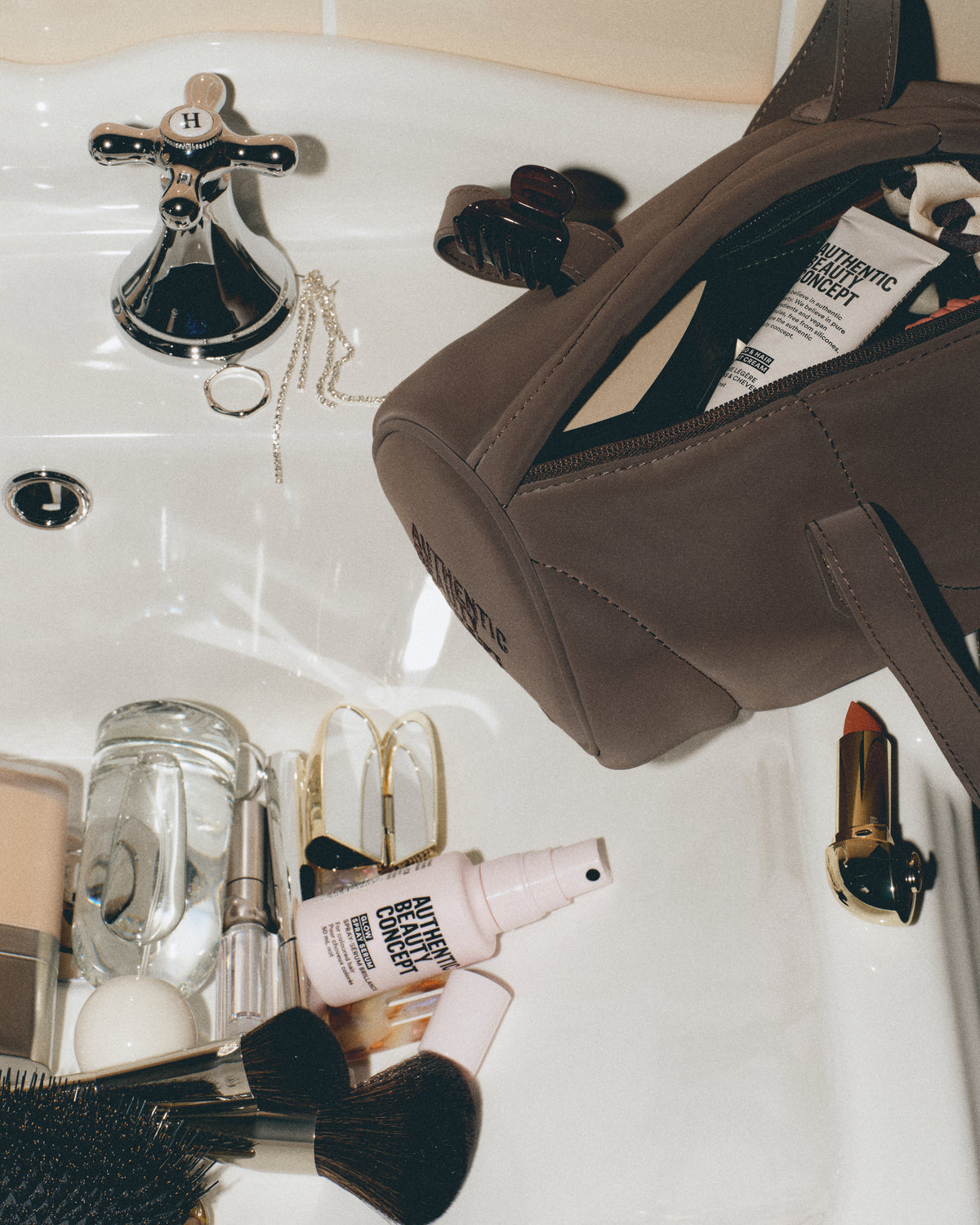 AUTHENTIC BEAUTY CONCEPT Glow – dárková sada pro barvené vlasy
