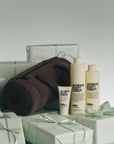 AUTHENTIC BEAUTY CONCEPT Replenish – dárková vlasová sada s kabelkou Soft-Touch Barrel Bag Cocoa Powder
