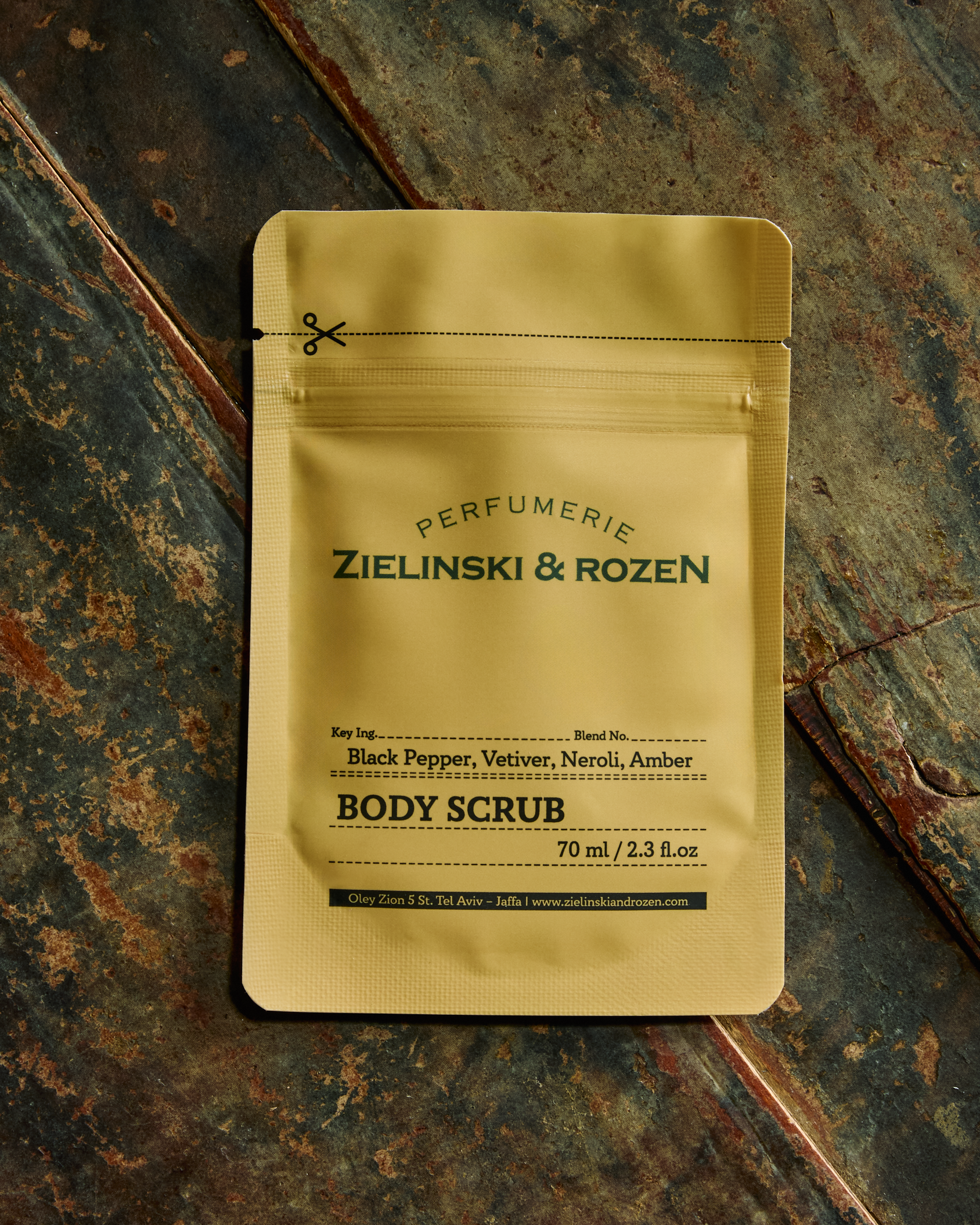 Zielinski &amp; Rozen | Body Scrub Black Pepper, Vetiver, Neroli, Amber 200 ml