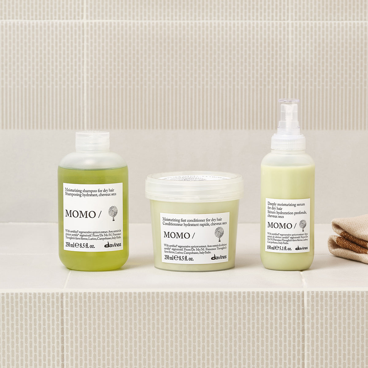 Davines-70001-MOMO-COND-250ML-8004608289012-SITUATIONAL-1.jpg