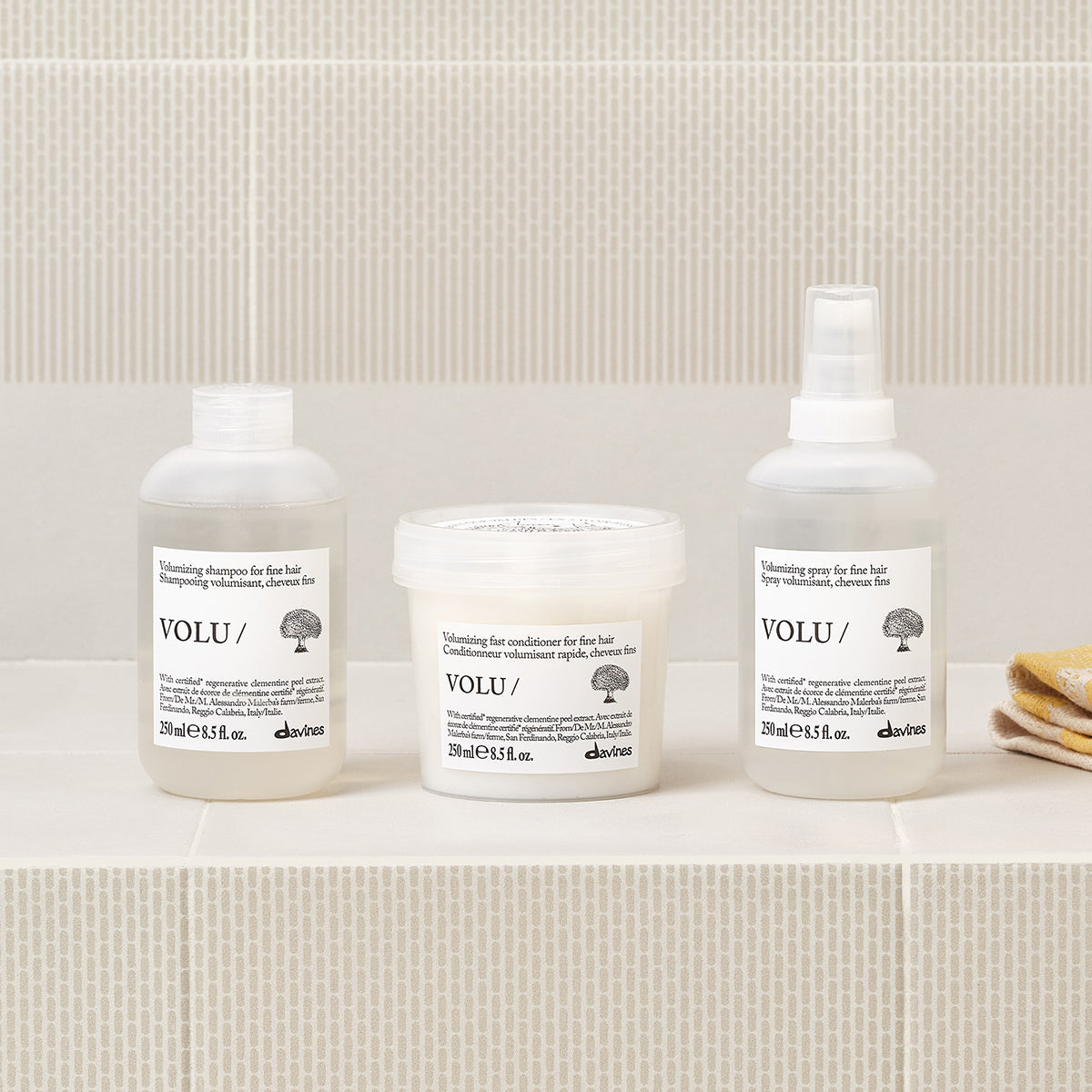 Davines-70004-VOLU-COND-250ML-8004608289043-SITUATIONAL-1.jpg