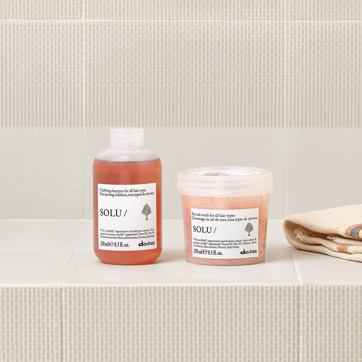 Davines-70014-SOLU-SH-250ML-8004608290407-SITUATIONAL-1.jpg