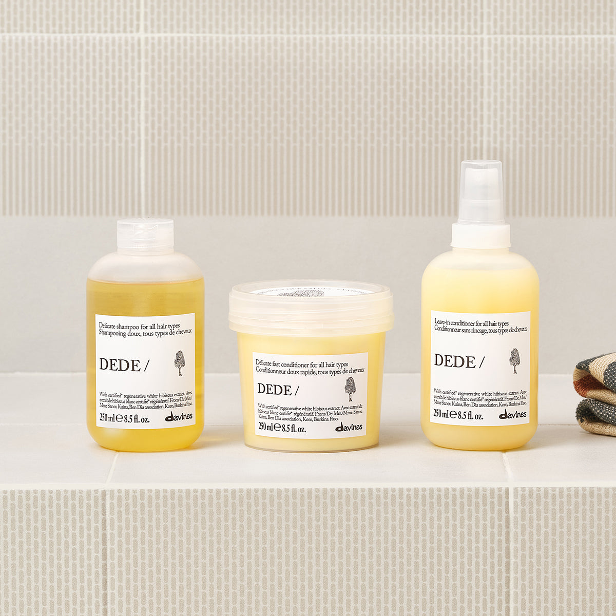 Davines-70021-DEDE-SH-250ML-8004608293132-SITUATIONAL-1.jpg