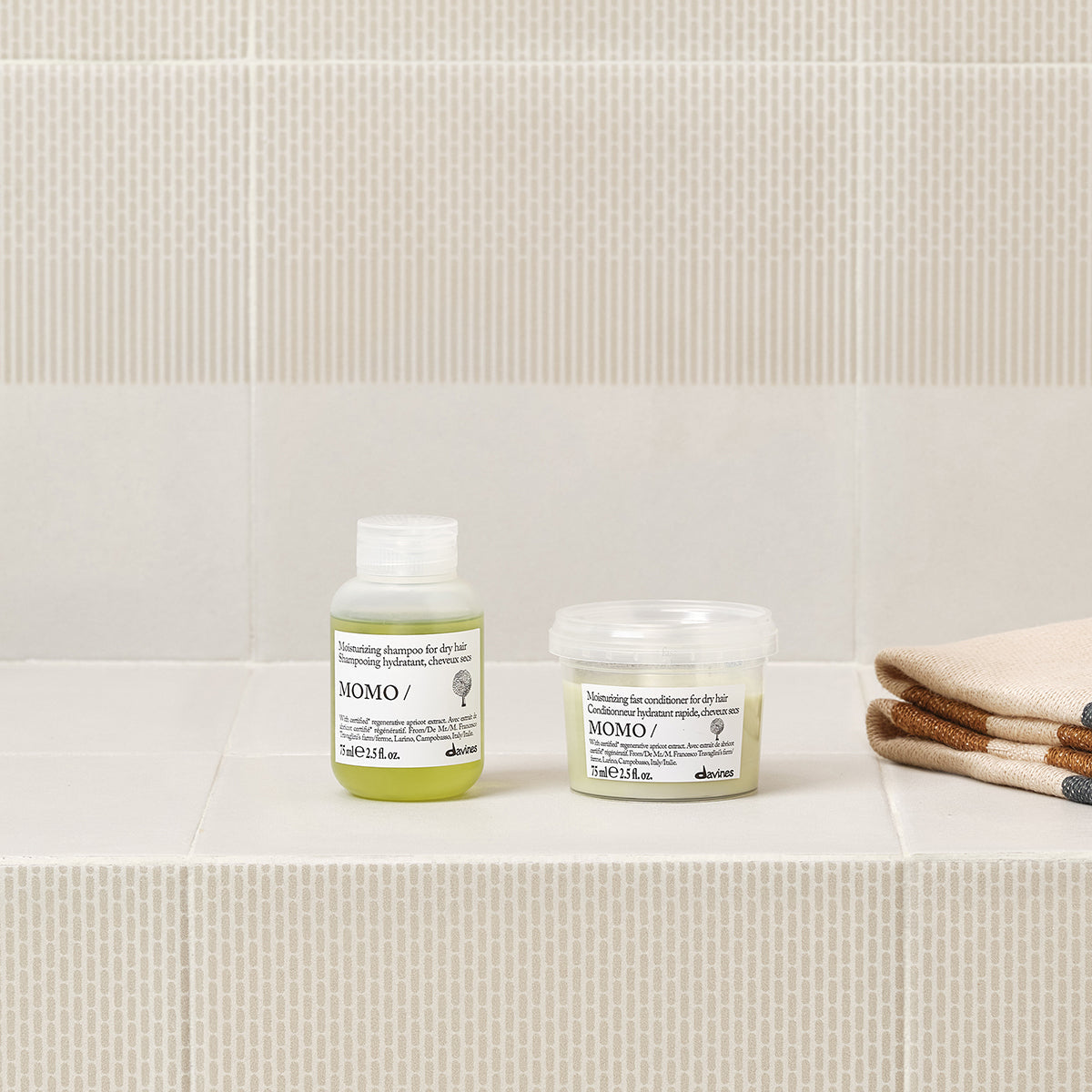 Davines-70041-MOMO-COND-75ML-8004608295884-SITUATIONAL-1.jpg