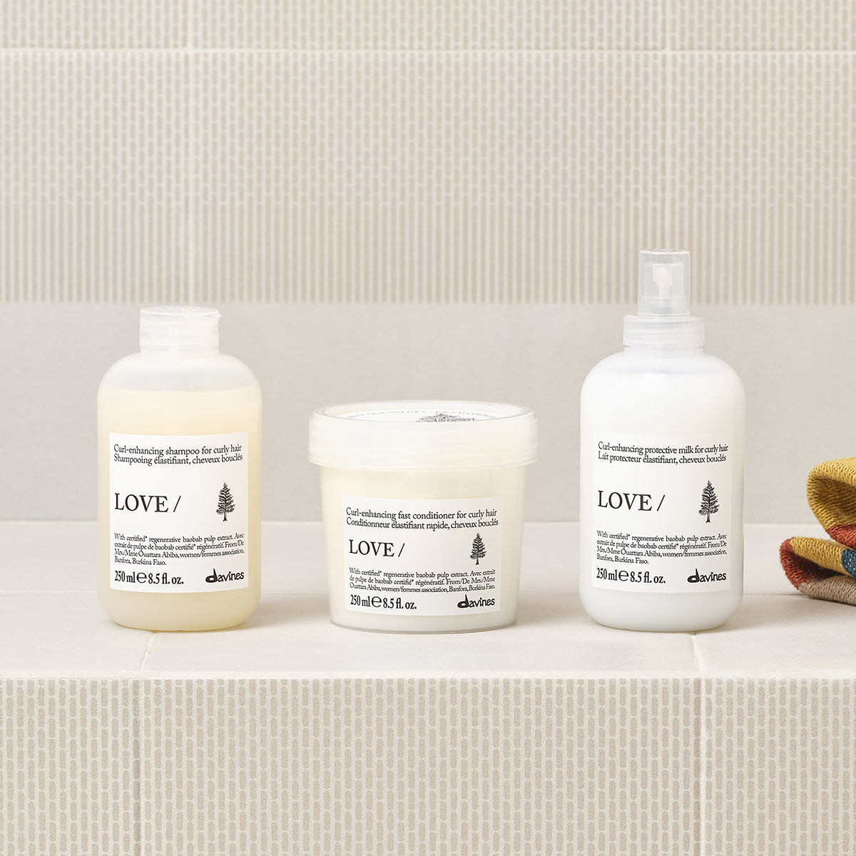 Davines-70110-LOVE-CURL-SH-250ML-8004608296379-SITUATIONAL-1.jpg