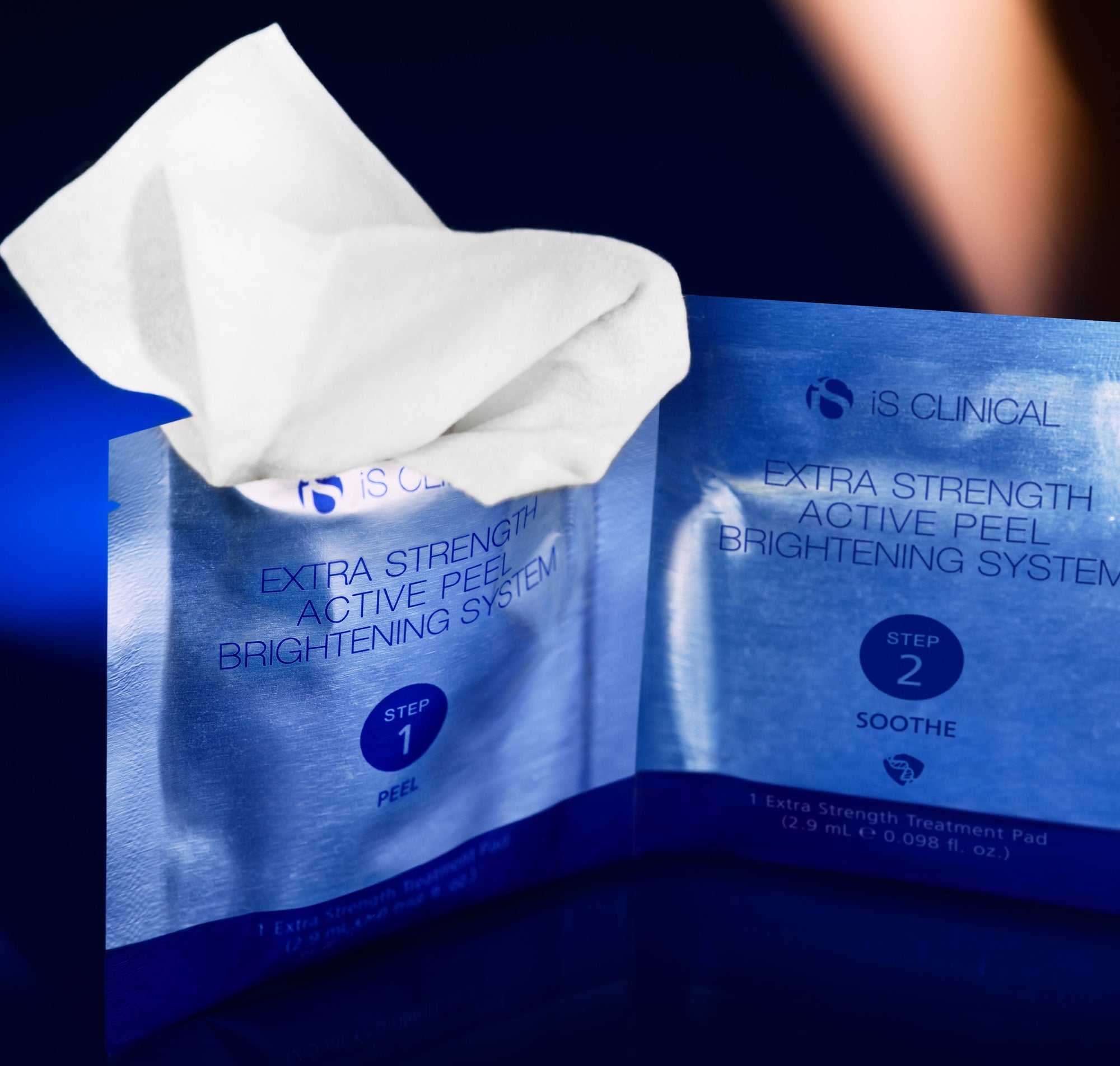 iSClinical  Extra Strength Active Peel Brightening System 15 ks v boxu