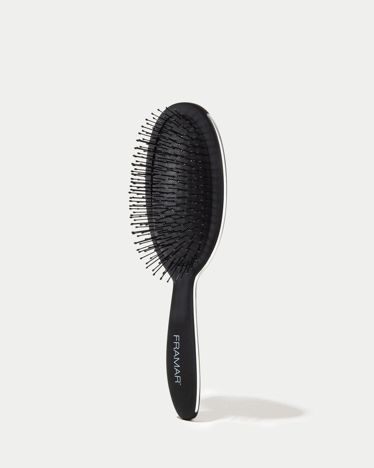 FRAMAR | Black to the Future – Detangle Brush