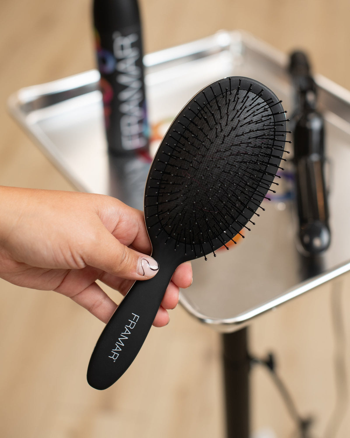 FRAMAR | Black to the Future – Detangle Brush