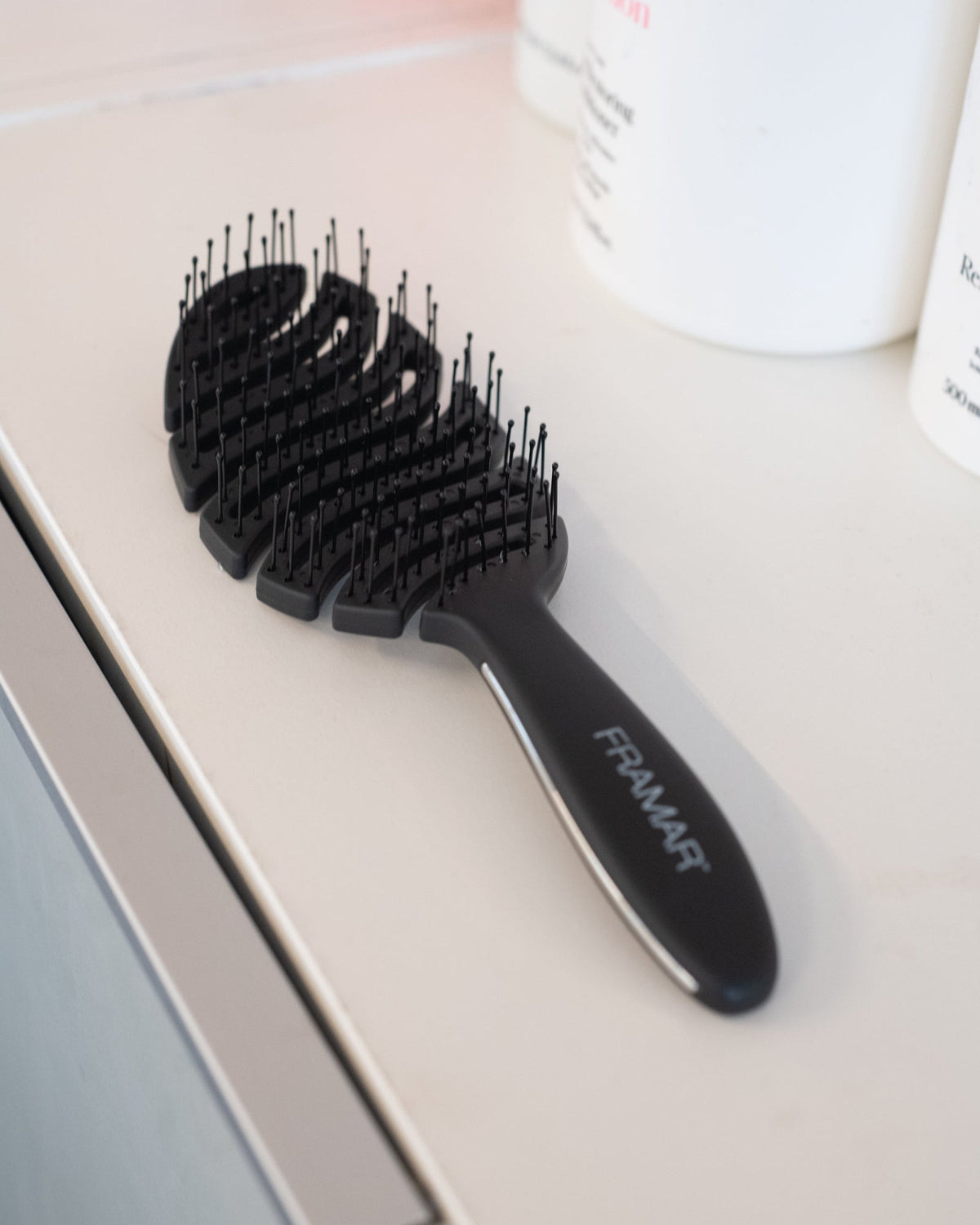 FRAMAR | Flex Brush – Black