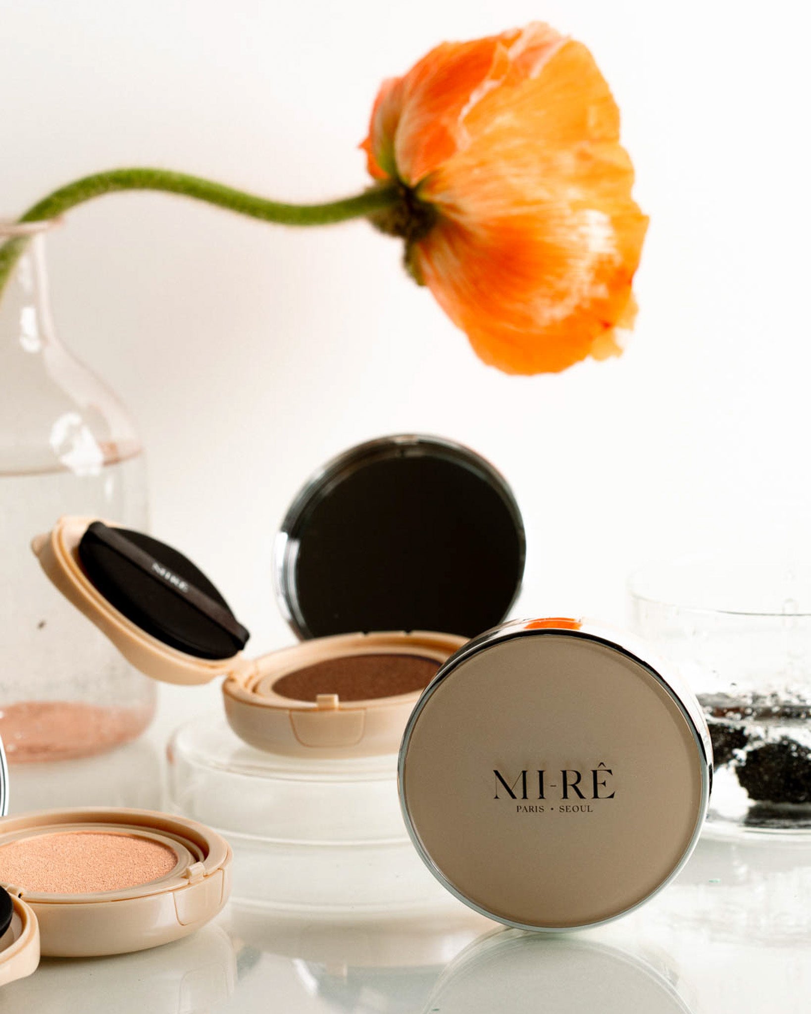MI-RE Cosmetics Bibi Nova Cushion Hydratační make-up s ochranou SPF50+