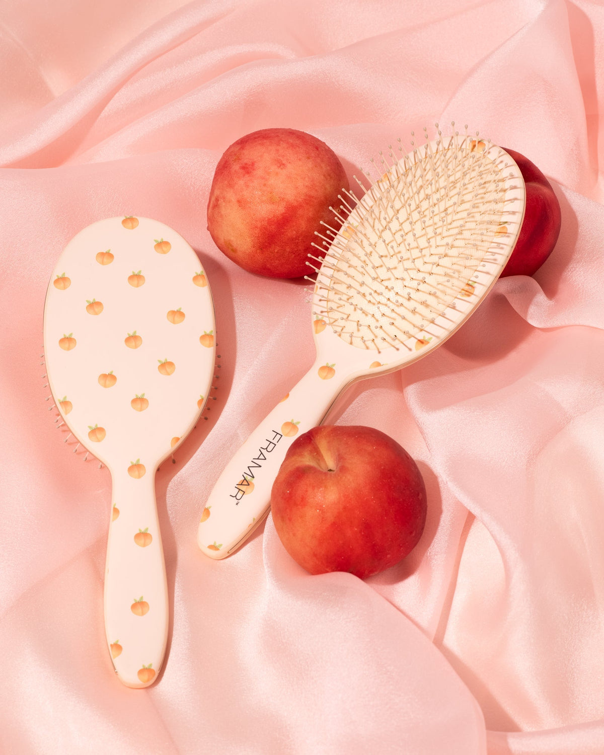 FRAMAR | Peach Please – Georgia Detangle Brush