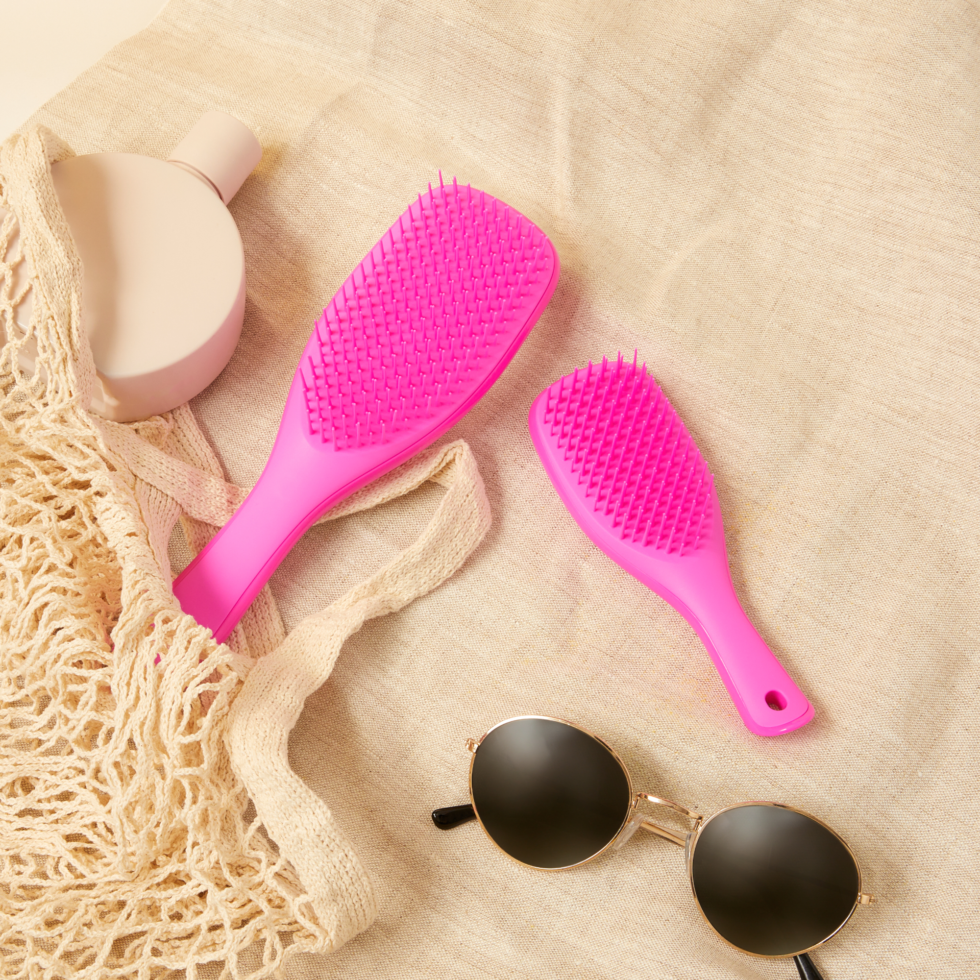 The Ultimate Detangler Electric Raspberry