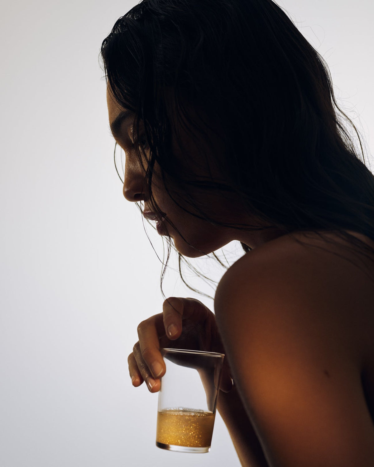 AUREZZI Mouthwash Gold Whitening Zlatá ústní voda s 24K zlatem a mentolem